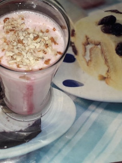 રોઝ લસ્સી (Rose Lassi Recipe In Gujarati) રેસીપી મુખ્ય ફોટો