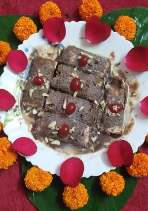 A picture of Chocolatety bread rolls.