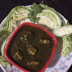 A picture of Palak paneer.