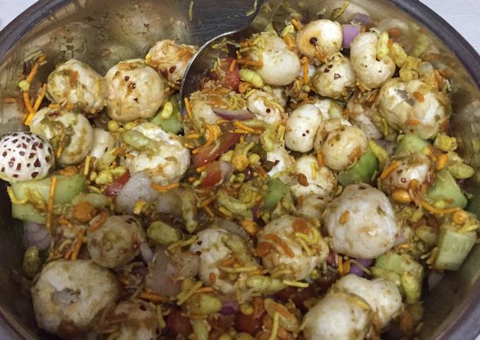 Healthy makhna chaat  Healthy And tasty