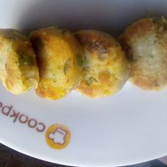A picture of Banana patties.