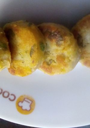 A picture of Banana patties.