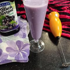 A picture of Black current lassi.
