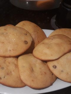 Una foto de Bollos de leche con pepitas de chocolate