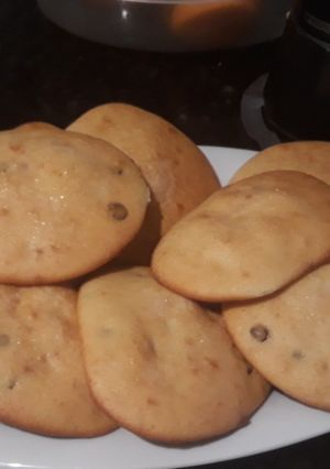 Una foto de Bollos de leche con pepitas de chocolate