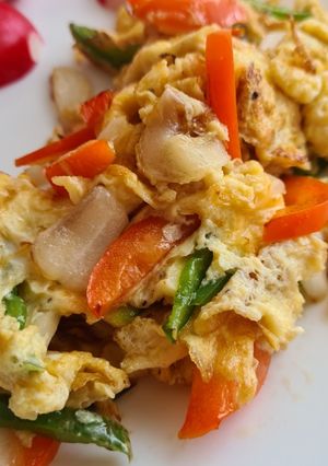 O poză a rețetei Omletă cu legume.