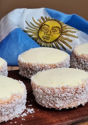 Una foto de Alfajores de fécula de maíz 🇦🇷 Alfajorcitos de Maizena® 🇦🇷