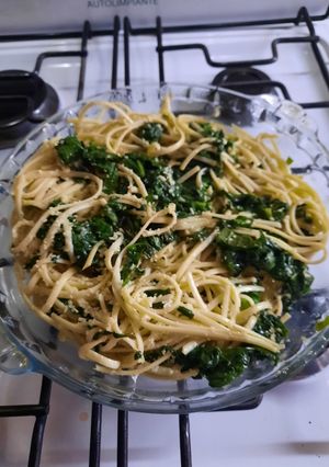 Una foto de Fideos con espinacas