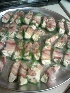 A picture of jalepeno pepper poppers.