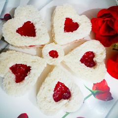 A picture of Bread Jam Hearts.