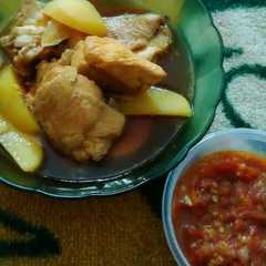 A picture of Semur ayam kentang, sambal matang.