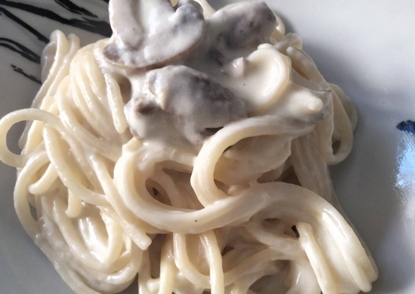 Espaguetis con salsa de champiñones
