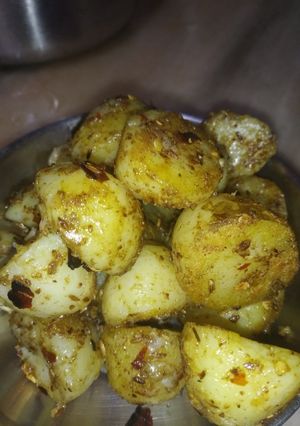 নতুন আলু ভাজা জিরে গুঁড়ো দিয়ে(notun aloo bhaja jeere guro diye recipe in Bengali) রেসিপির প্রধান ছবি