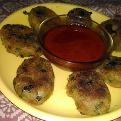 A picture of Veg kabab with chilli garlic and honey sauce.