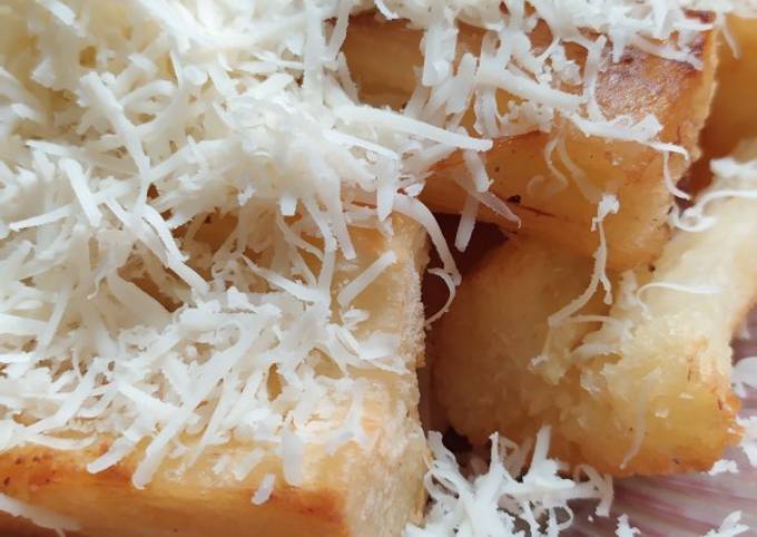 Langkah Mudah untuk Membuat Singkong keju merekah yang Sempurna