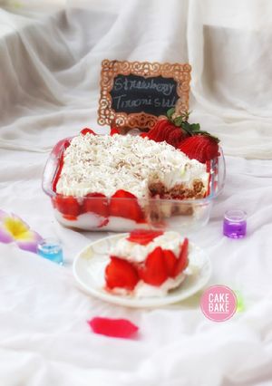 Strawberry Tiramisu রেসিপির প্রধান ছবি