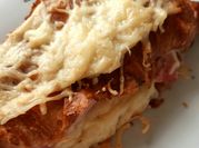 Une photo de croissant jambon