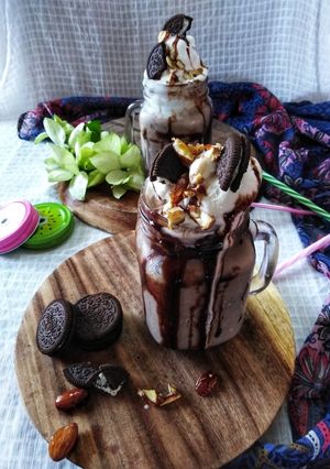A picture of Choco lassi cheesecake smoothie.