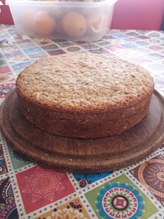 Una foto de Torta de banana y avena 💜🍌