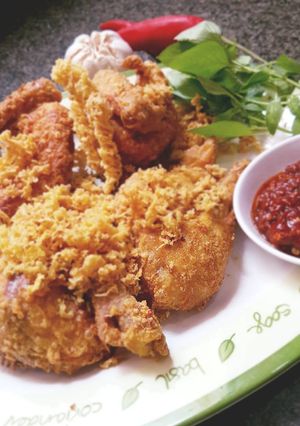 Foto resep Ayam goreng kuning + kremes