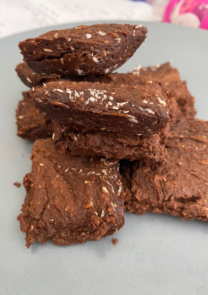 Una foto de Brownie vegano al microondas