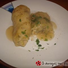 A picture of Vegan lahanodolmades.
