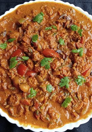 A picture of Chilli Baby Corn Mushroom Curry.