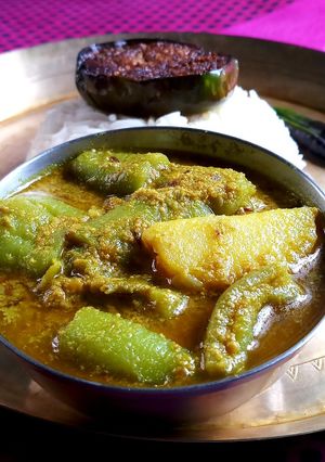 ঝিঙে আলু পোস্ত(Jhinge alu posto recipe in Bengali) রেসিপির প্রধান ছবি
