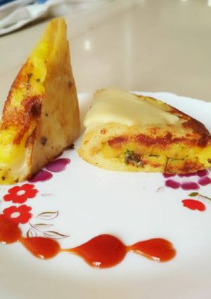 A picture of Cheese Dhosa Sandwich.