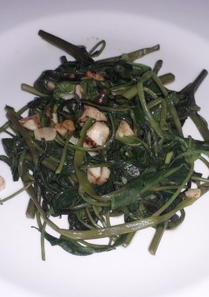 Hình của món Rau muống xào tỏi.