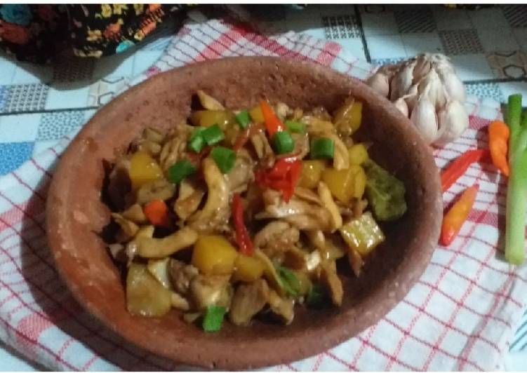 Ayam suwir kentang bekal sekolah