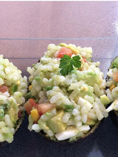 Una foto de Aguacates rellenos