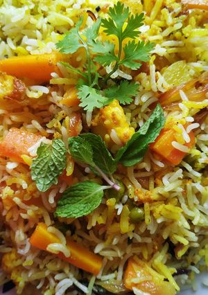 हैदराबादी बिरयानी (Hyderabadi biryani recipe in Hindi) रेसिपी मुख्य फोटो