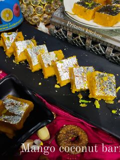 मैंगो कोकोनट बर्फी (mango coconut barfi recipe in Hindi) रेसिपी मुख्य फोटो