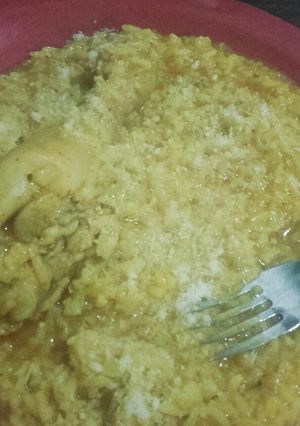 Una foto de Guiso de arroz amarillo