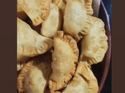 Una foto de rellenos para empanadas de queso