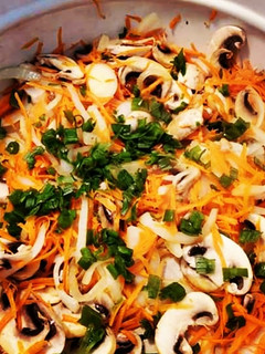 Una foto de Cacerola de champiñones y zanahoria salsa soya