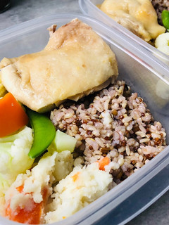 清爽鹽水蔬菜雞肉便當 的食譜成品照片