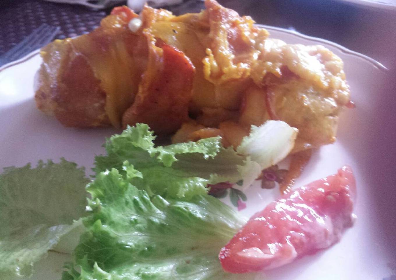 Milanesas de pollo con queso envueltas con tocino