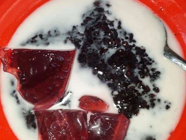 Langkah Mudah untuk Membuat Resep Bubur ketan hitam uni rini🥰 yang Lezat Anti Ribet, Lezat