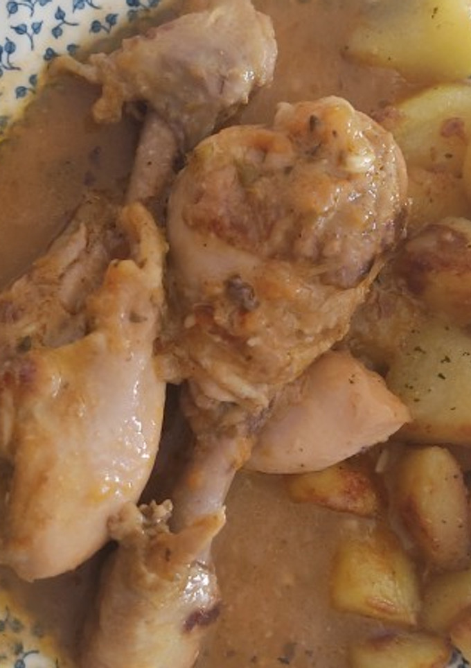 Una foto de Pollo en salsa