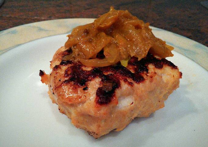 Recipe of Homemade Goat cheese chicken burger with curried onions.