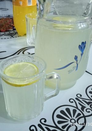 Une photo de L'eau citronnée 🍋🍋🍋🍋