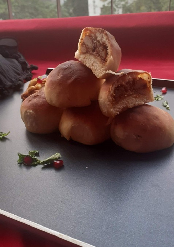 दाबेली बोम्ब (Dabeli Bomb recipe in Hindi) रेसिपी मुख्य फोटो