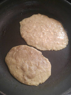 Una foto de Tortitas de plátano veganas