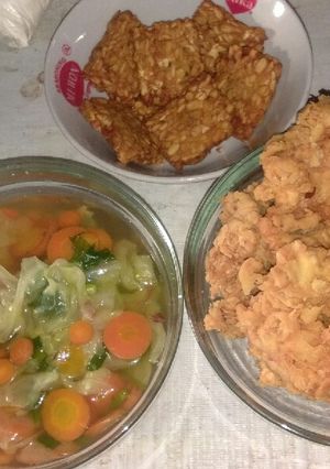 Foto resep Sayur sop,kentaki ayam, dan tempe goreng