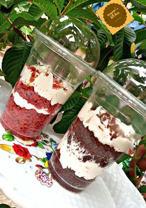 A picture of Cake parfait.