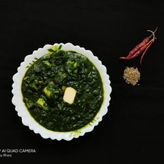A picture of Palak paneer.