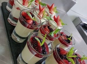 Una foto de MOUSSE DE CHOCOLATE BLANCO🩷