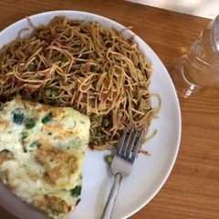 A picture of Fried spaghetti.